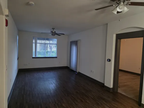24507 Town Center Dr APT 7117, Santa Clarita, CA 91355