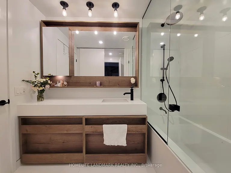 505 Richmond St W #504 — Photo 25