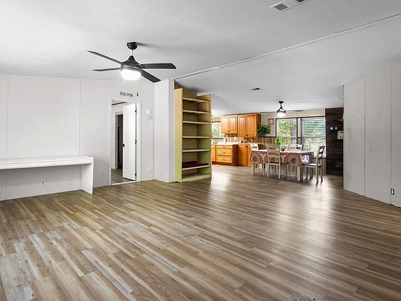 4th image of 173 SW Boundary Way
