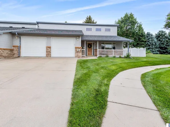 1303 Surfside Ct, Lincoln, NE 68528