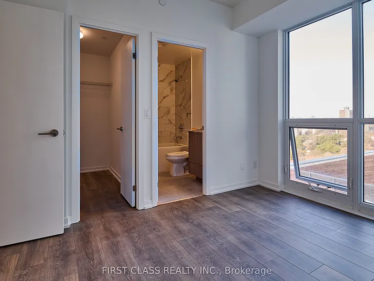 36 Manor Rd E #908 — Photo 10