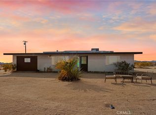 2040 Milky Way Dr, Joshua Tree, CA 92252