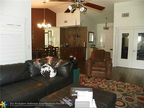 5th image of 2211 NW 40th Ave