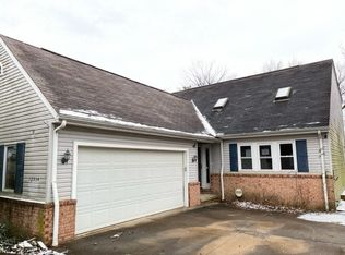 12934 Fruitside Rd, Garfield Heights, OH 44125