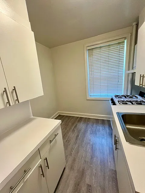 1 bed, 1.0 bath, 850 sqft, $1,995 — Photo 4