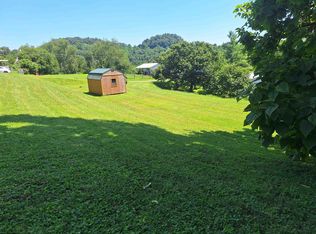 Chicken Farm Rd, Clarksburg, WV 26301