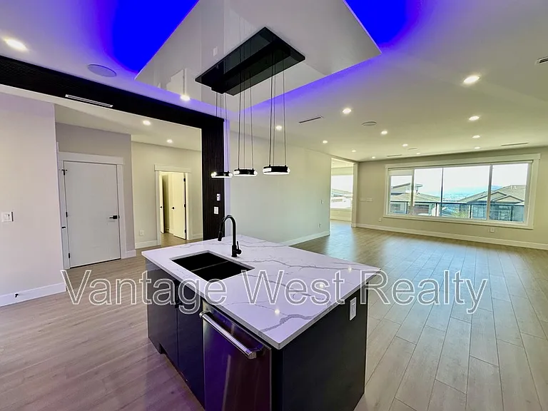 3608 Silver Way — Photo 10