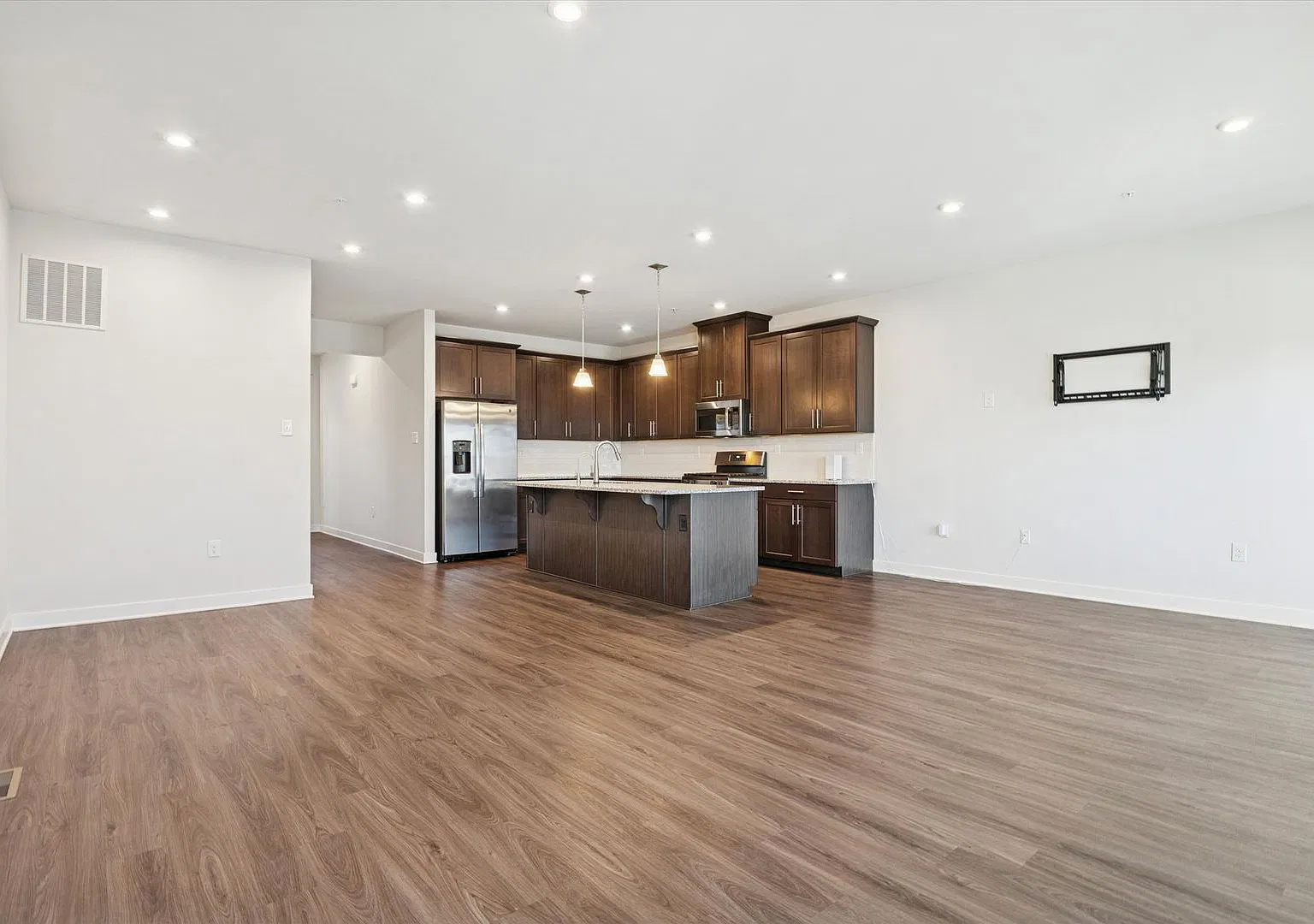 Available January 2027 Stunning 3BD/2.5BA Townhome in Sought-After Highpoint at Downingtown! — Photo 3