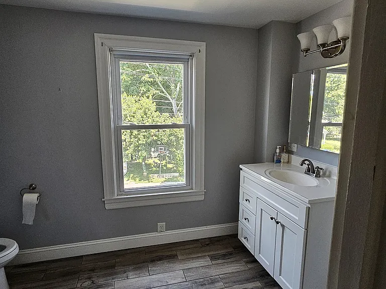 16 Sanford Ave — Photo 12