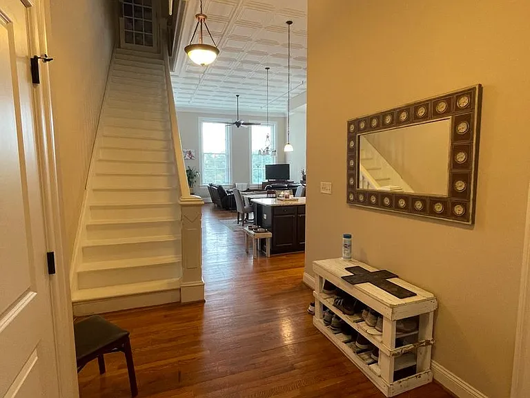 922 Main St — Photo 1