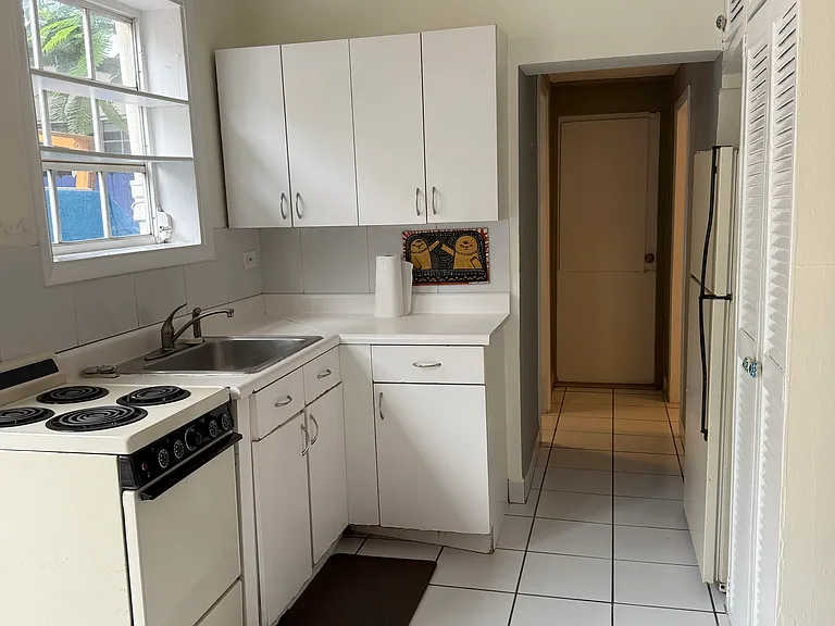 1151 SW 16th Ave — Photo 8