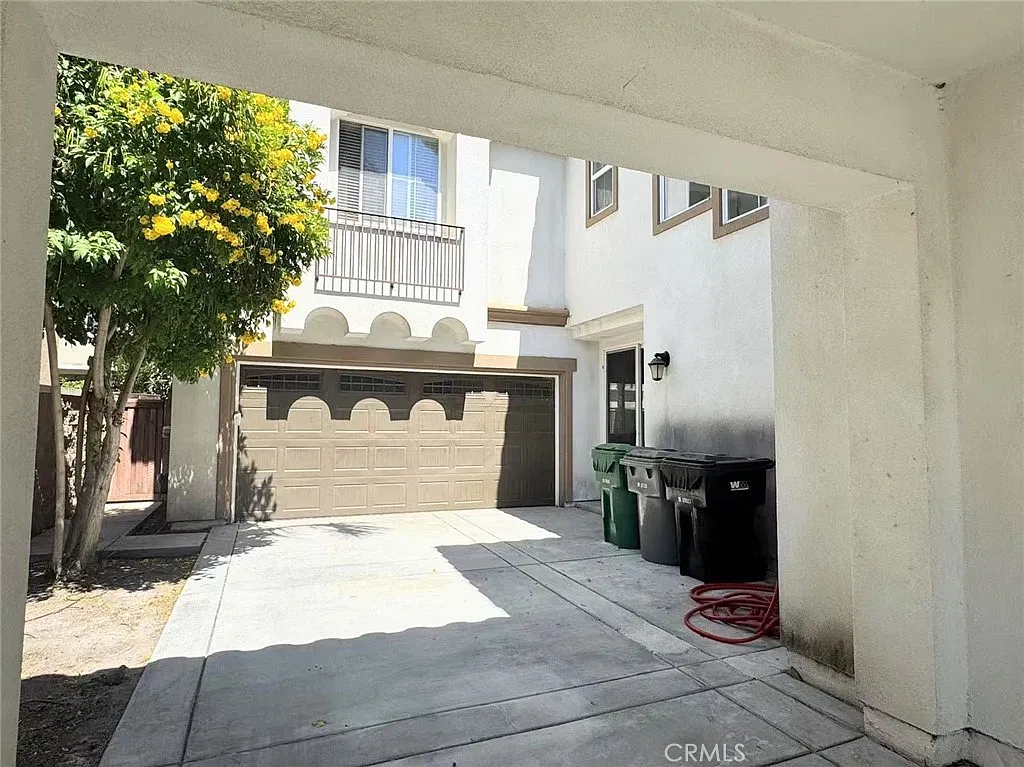 4 bed, 2607 sqft, $3,700 — Photo 3