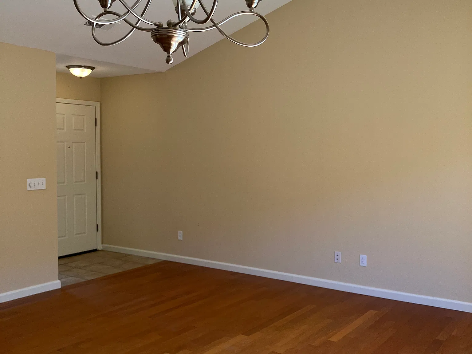2 bed, 1100 sqft, $2,550 — Photo 4
