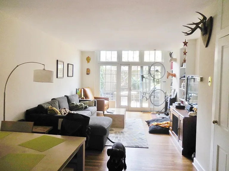 2418 Waverly St — Photo 3