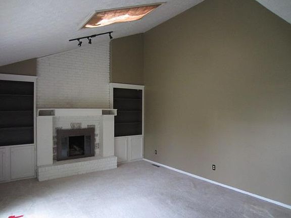 4th image of 10111 Hounsdale Dr