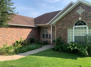 583 Venters Dr, Cave Springs, AR 72718