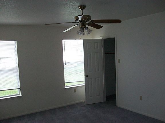 3rd image of 3722 Sawtooth Dr