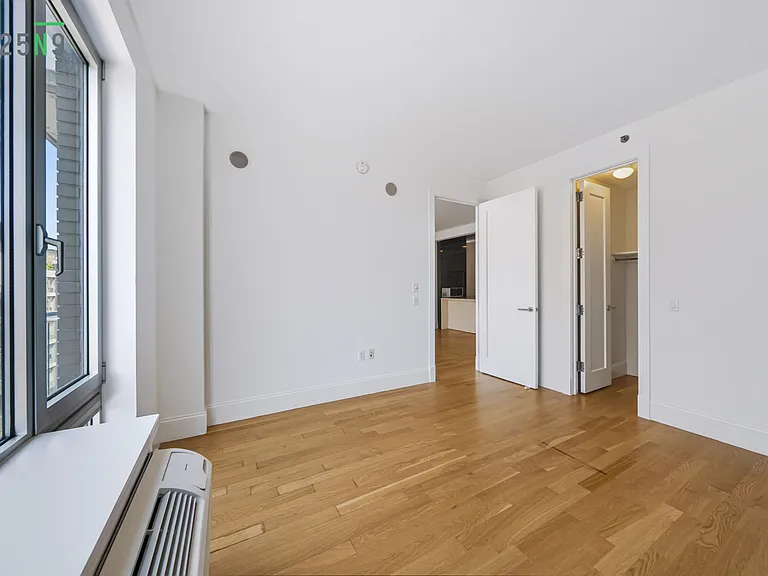 225 N 9th St #6D — Photo 8
