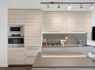 4488 Juneau St #802, Burnaby, BC V5C 4C4