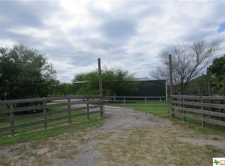 139 County Road 434, Three Rivers, TX 78071