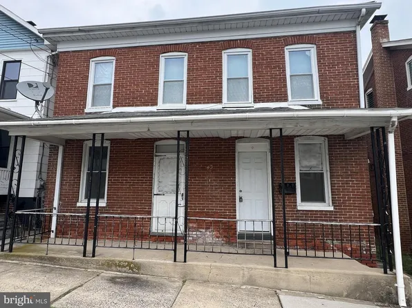 43 S East St, Spring Grove, PA 17362