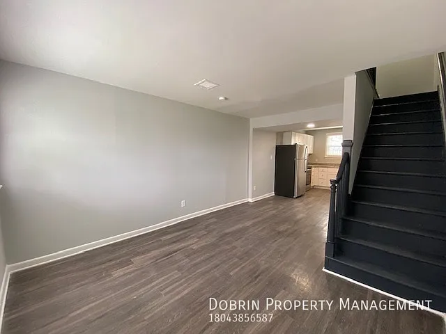 1821 Thomas St — Photo 2
