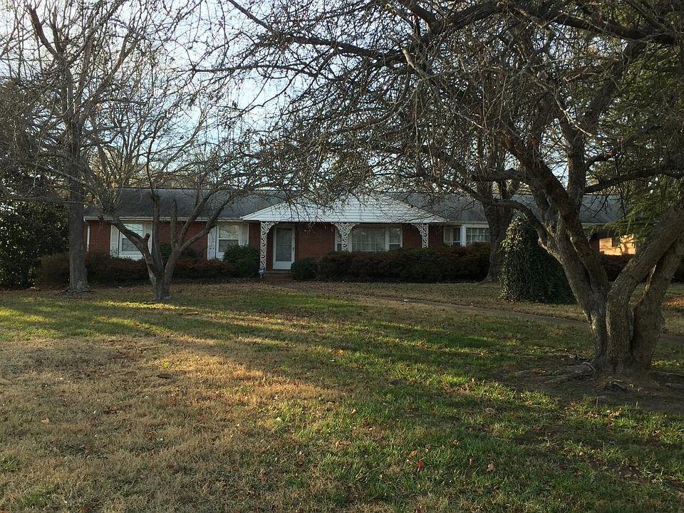 1st image of 208 Victoria Cir