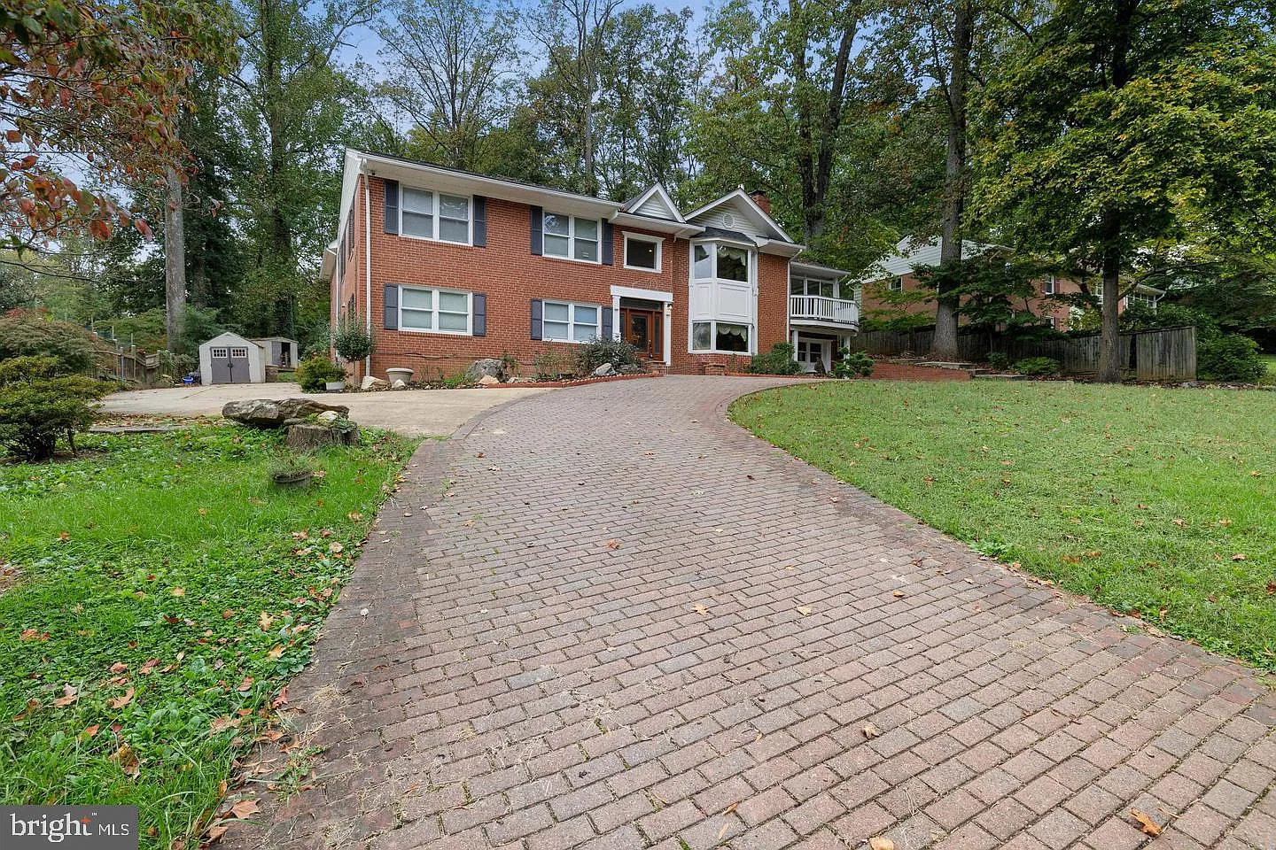 6 bed, 4.0 bath, 3885 sqft, $4,500 — Photo 4