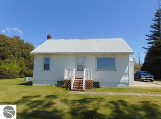 4664 N State Rd, Alma, MI 48801