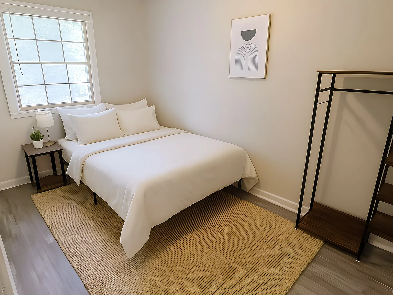 4 bed, 3.0 bath, 2200 sqft, $633 — Photo 1
