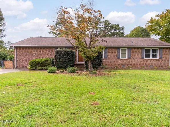 602 Haywood Creek Drive, Trent Woods, NC 28562