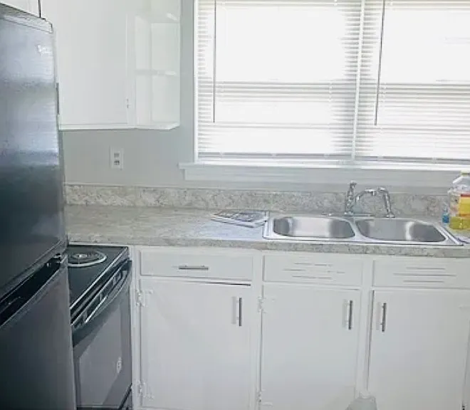 1115 Orangewood Ave — Photo 7