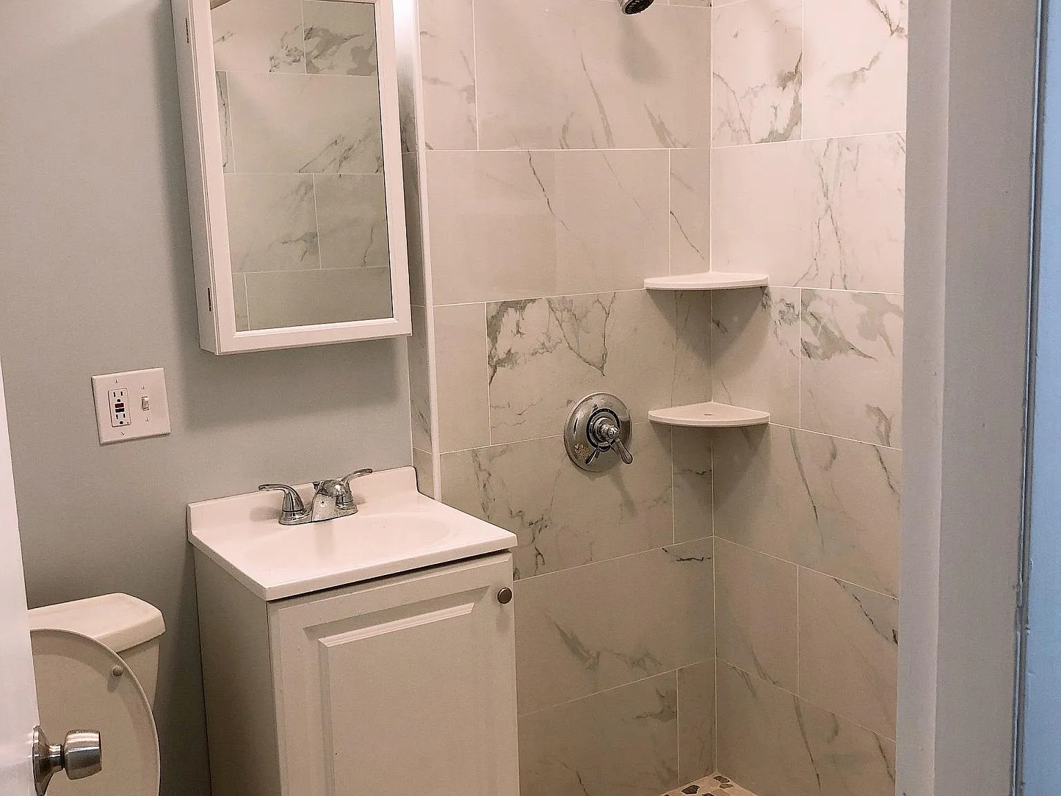 235 Pearl St — Photo 2