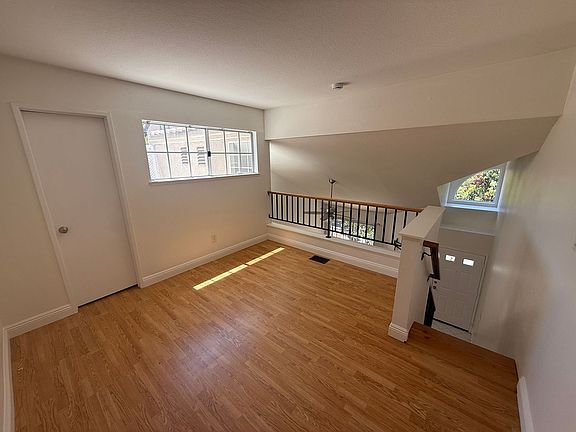 2nd image of 24105 Del Monte Dr Unit 448