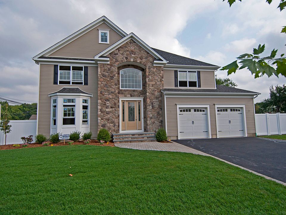 1st image of 8b Larsen Ave