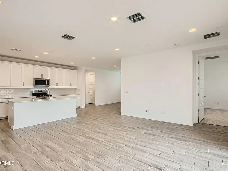 52 E Capricorn Way — Photo 7