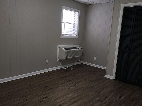 4th image of 200 E Watauga Ave #5