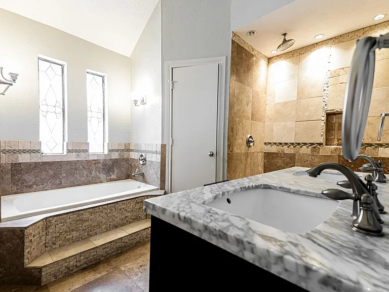 401 Kathy Ln — Photo 10