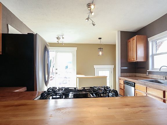 2nd image of 758 E Logan Ave