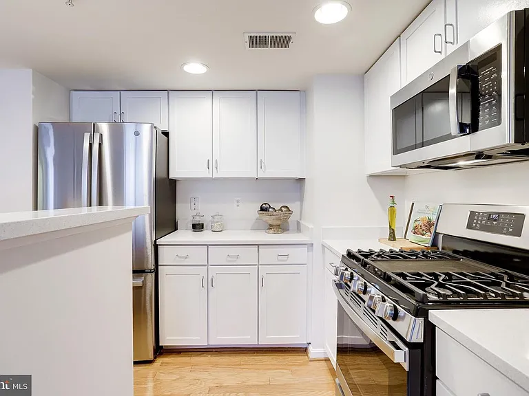 2220 Fairfax Dr #803 — Photo 20