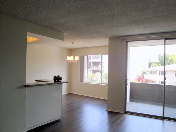 Living Room / Dining Room