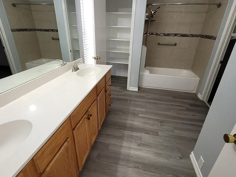 1101 Springcreek Dr — Photo 15