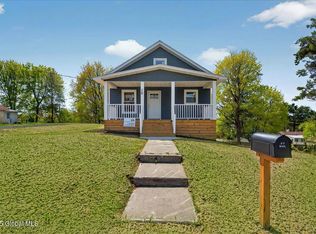 16 Cleminshaw Ave, Troy, NY 12180