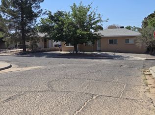 1820 Thomas Dr, Las Cruces, NM 88001