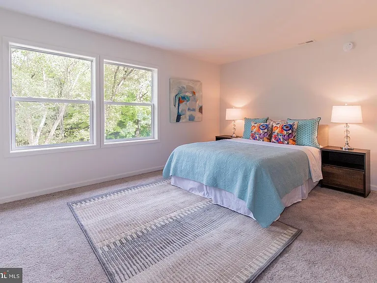 2024 Evansdale Dr — Photo 25