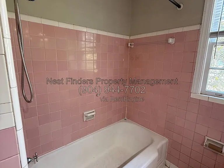 3553 Oak St #4 — Photo 6