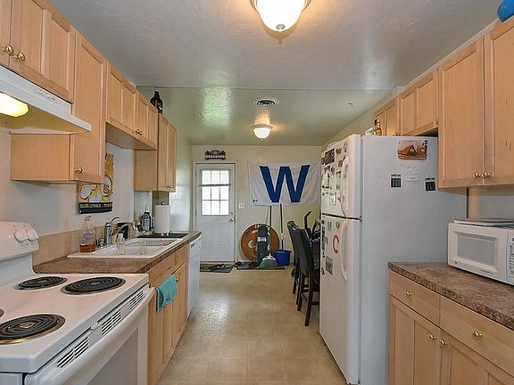 3rd image of 1426 W Dalton Ave
