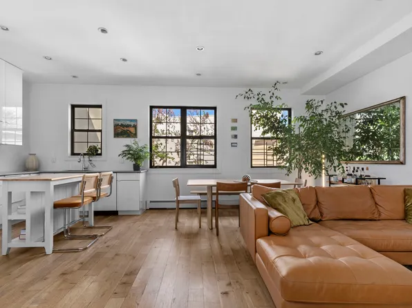 212 Franklin Street image 3 of 21