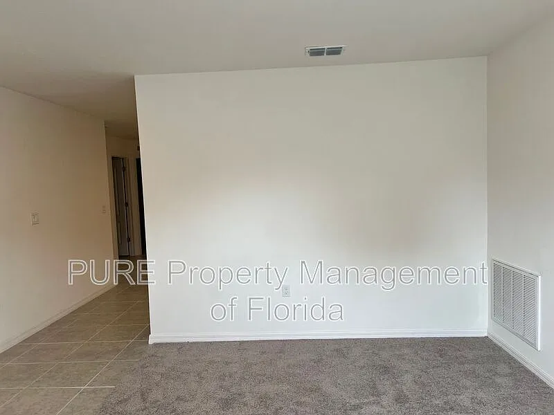 4 bed, 2.0 bath, 2052 sqft, $1,799 — Photo 3
