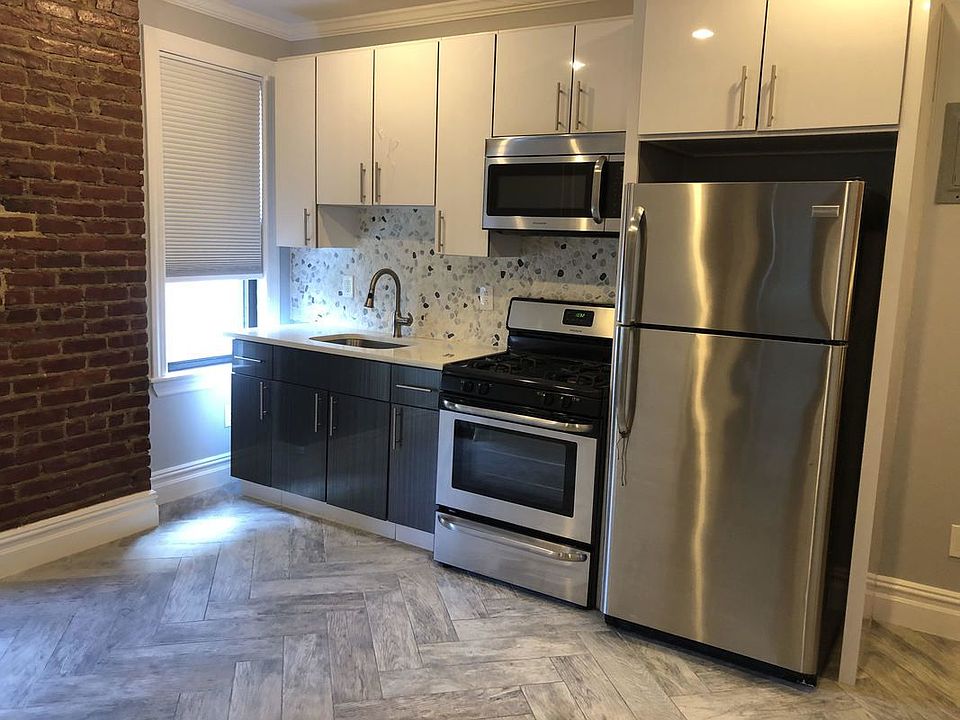 1st image of 2330 33rd St APT 1R